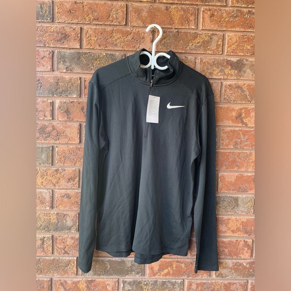 NWT NIKE SWEATER
